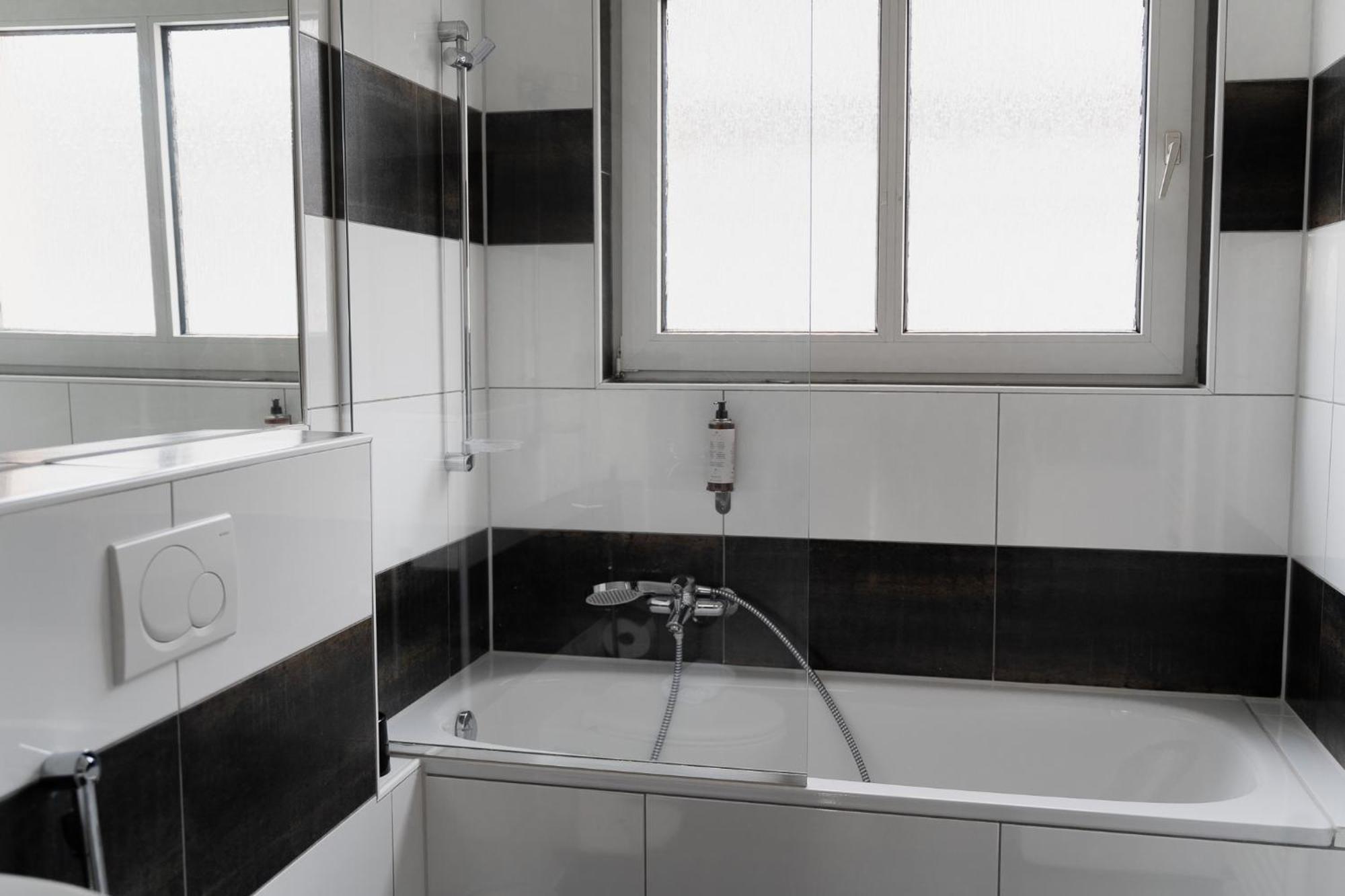 Gemuetliche & Individuelle Ferienwohnungen In Krefeld - Junik Apartments Phòng bức ảnh